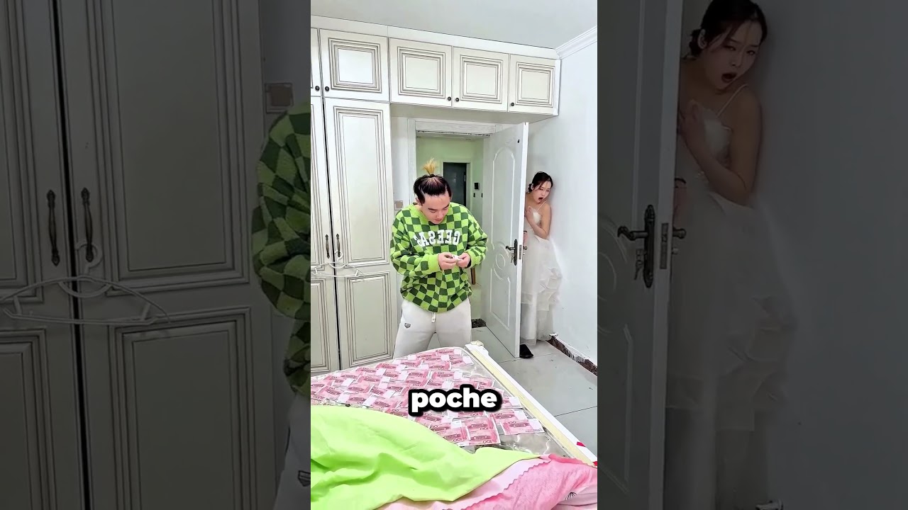 Elle cherchait la chambre de son beau-frère lorsqu'il entra secrètement.