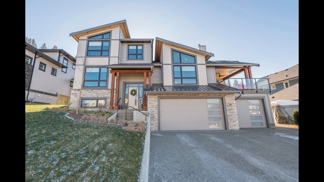 Real estate video tour of 51213 Rowanna, Chilliwack BC