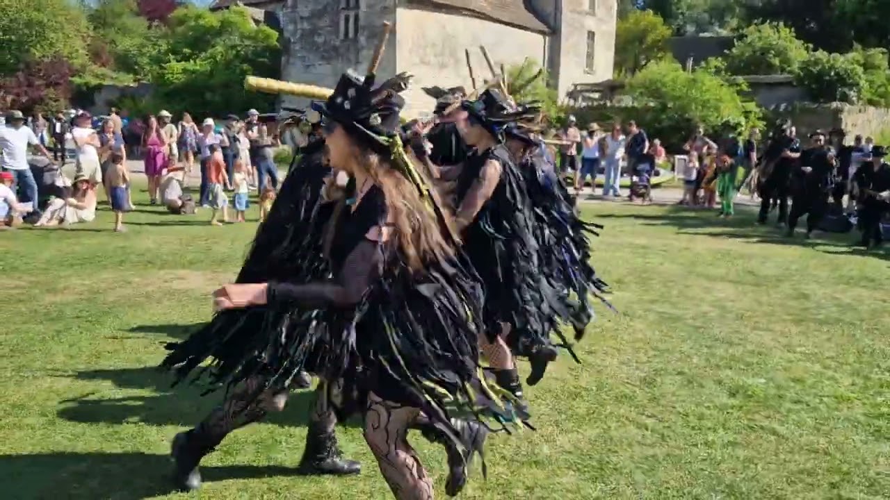 Beltane Border Morris & guests Hawthorn & Hare dance Vixana, Bradford on Avon Green Man Fest 2025