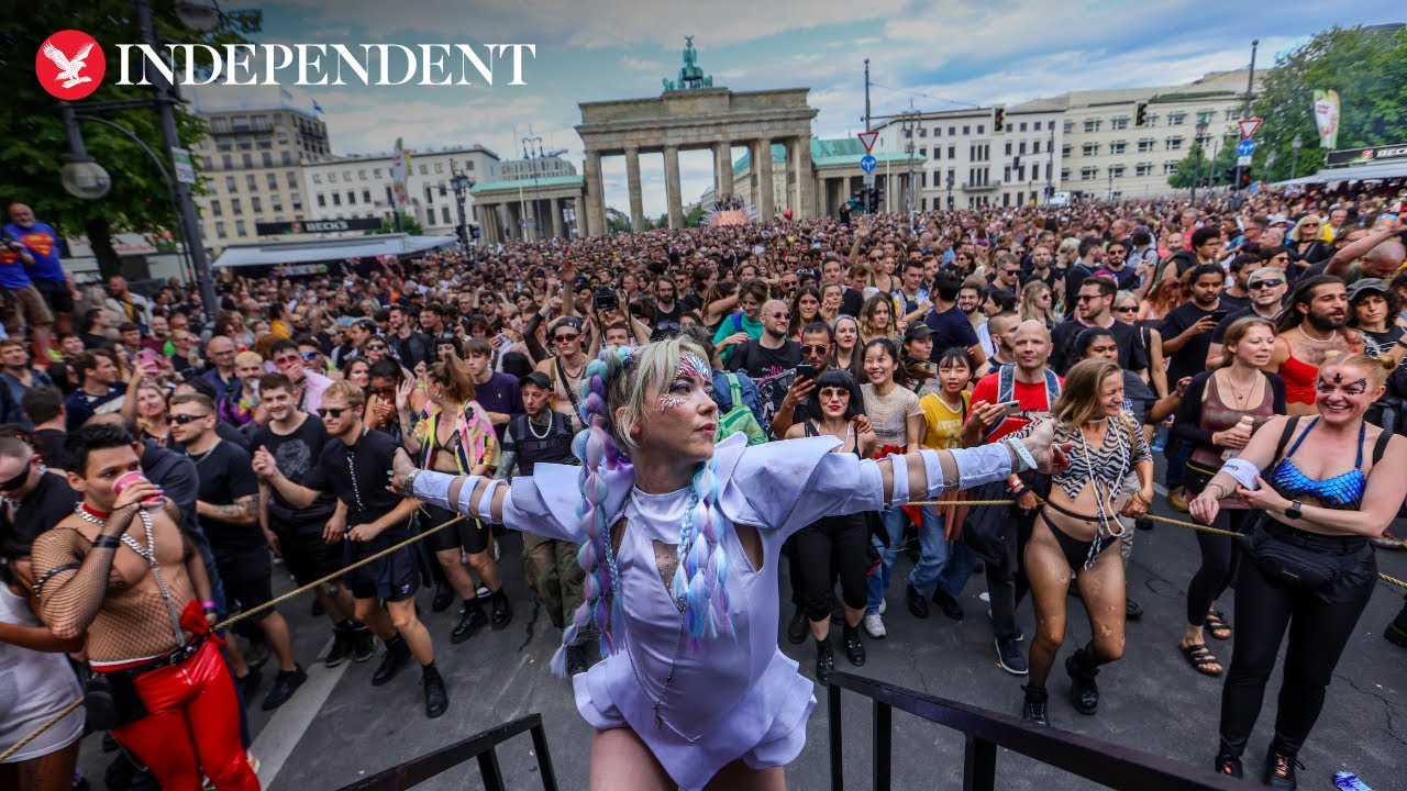 Live:  Techno music lovers parade on Berlin streets