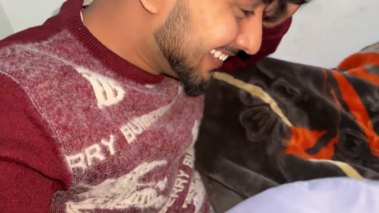 Pakistani: Apna Number Dedo 😱 Atangwaad.. Saale🙂‍↔️