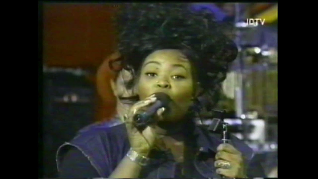 D'Influence - For You I Sing This Song, Live