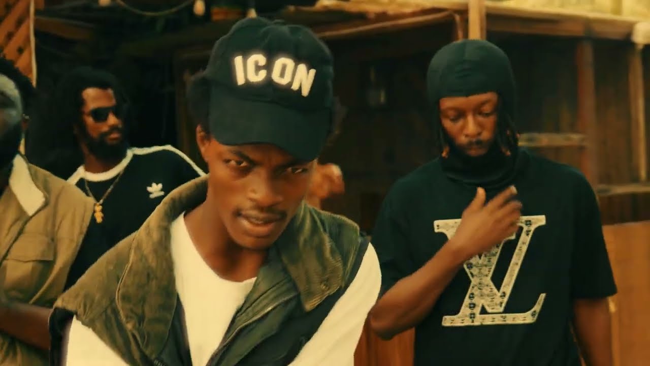 GaisieBoi - In God We Trust  ft. Dromor Tunes, King Gahda and Kwaku Pobi (Visualizer)