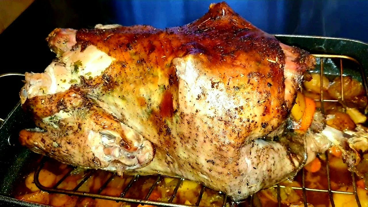 ديك رومي أو التركي مع خضار مشوية بالفرن للولائم والمناسبات
