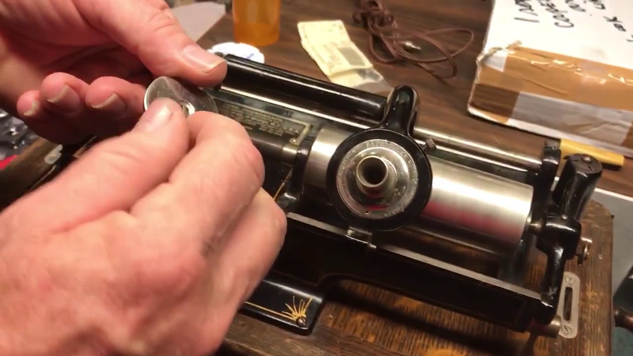 Edison cylinder phonograph model C