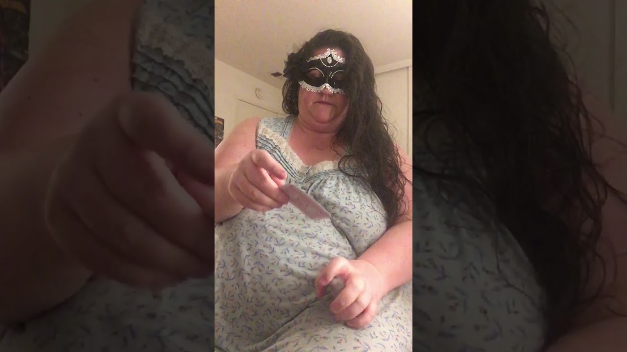 Madam Fortune Teller Queen Witch 🧙 Very Dark Reading Beware 🔜with belly growls 🔮💟