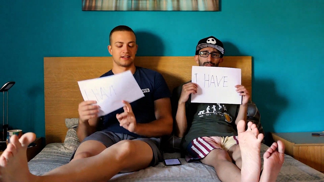 Podcast boys feet (Never have I ever)