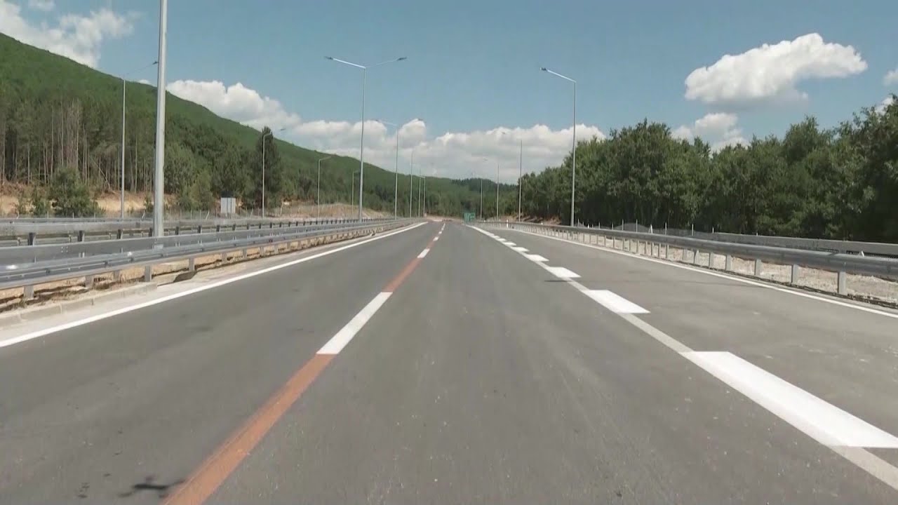 Пуштена нова делница од 17 километри на автопатот Кичево-Охрид