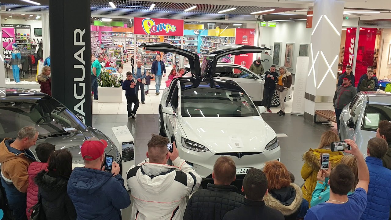 Tesla Model X Light show
