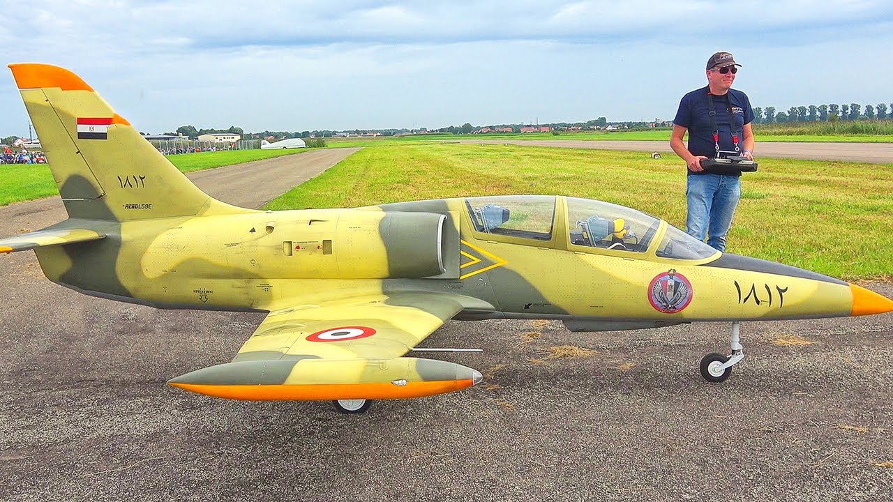 GIANT XXXL L-39 ARAB AIR FORCE RC TURBINE JET DEMONSTRATION FLIGHT