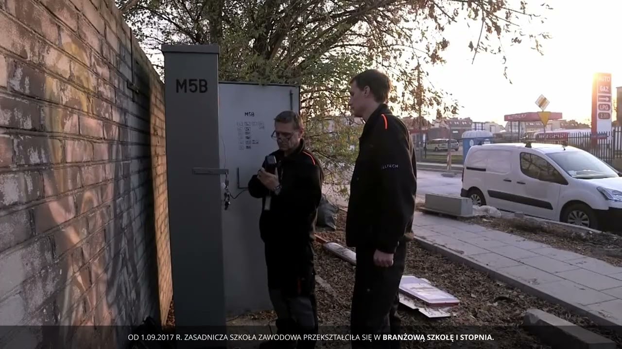 Monter sieci i urządzeń telekomunikacyjnych