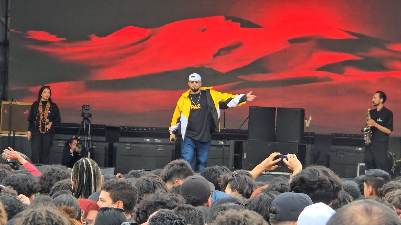 En vivó ALI AKA MIND en el #ConciertoDeLaEsperanza 50mil almas en la Plaza de Bolivar de Bogotá