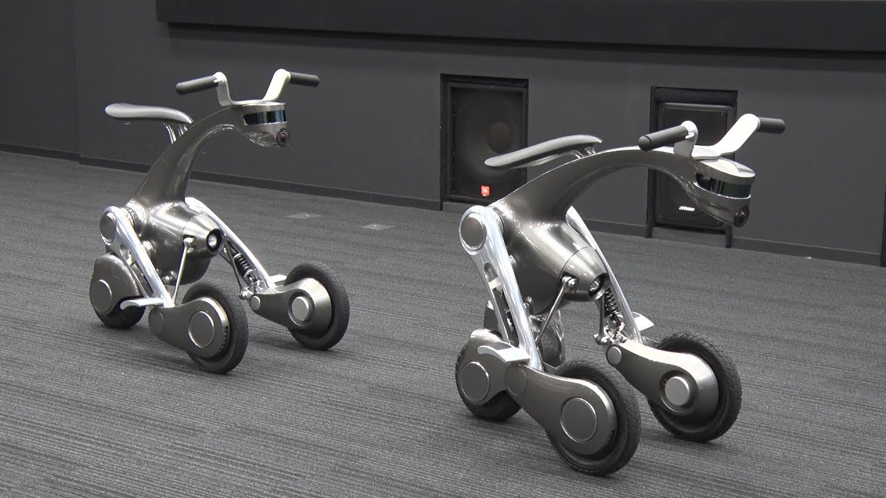人が乗れる三輪ロボット