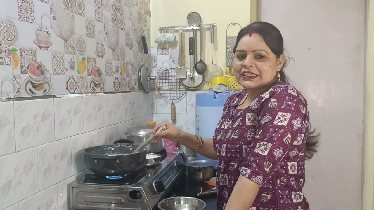 Happy Shivratri uske liye sabudane ki khir banaa rahi hun