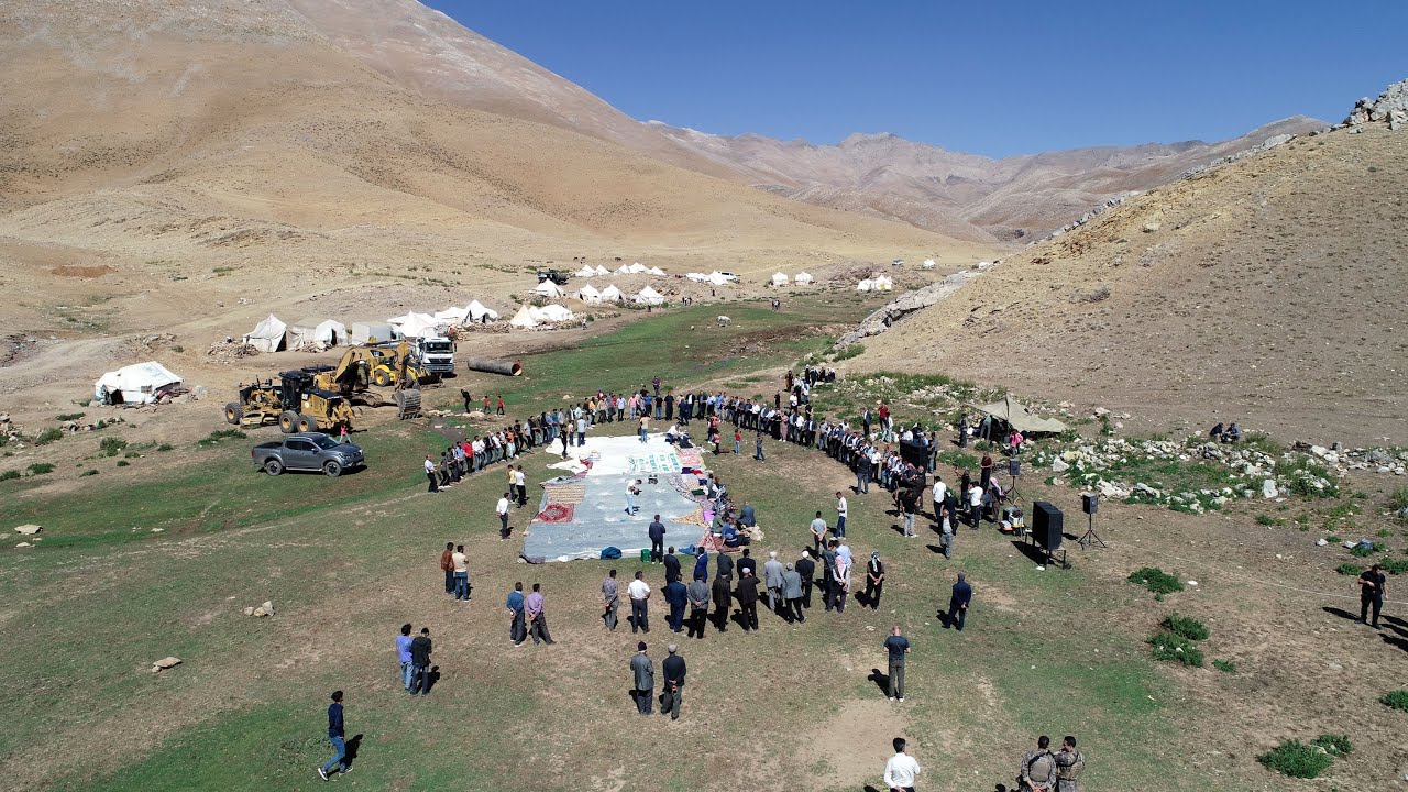 Van'da yayla yolu açılışına halaylı kutlama