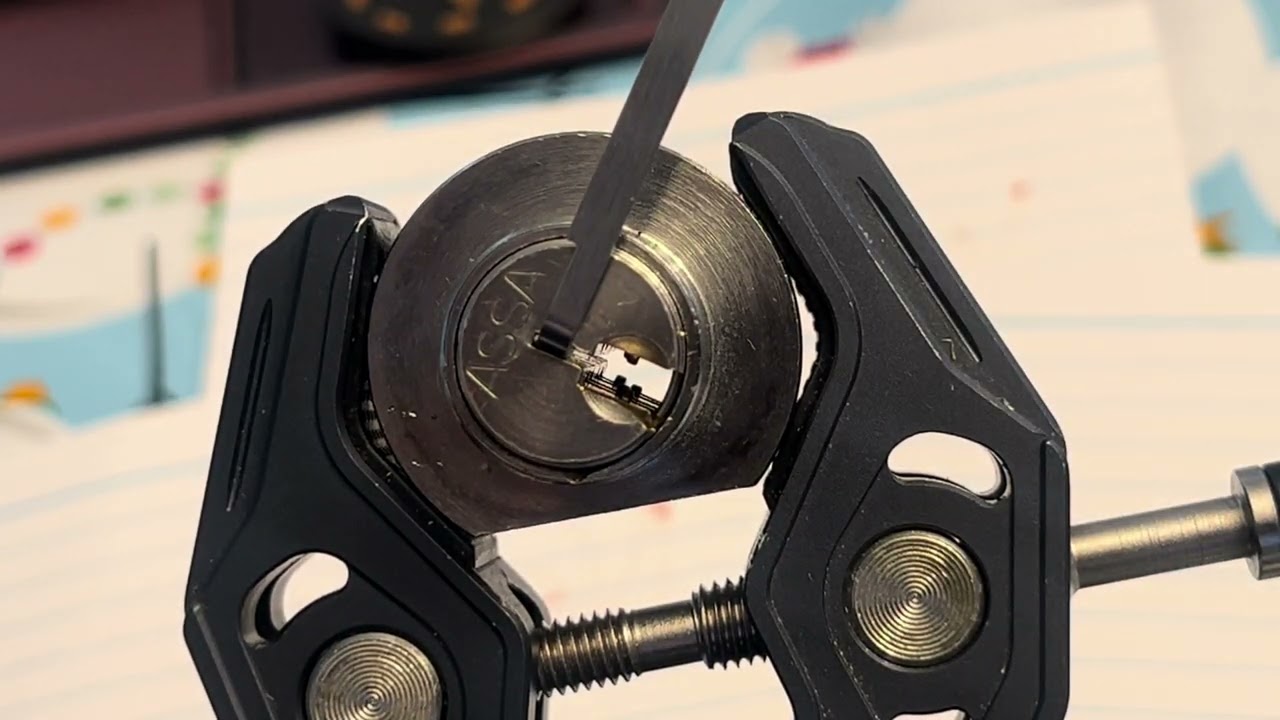 How to pick a Slider lock (a noobie way)