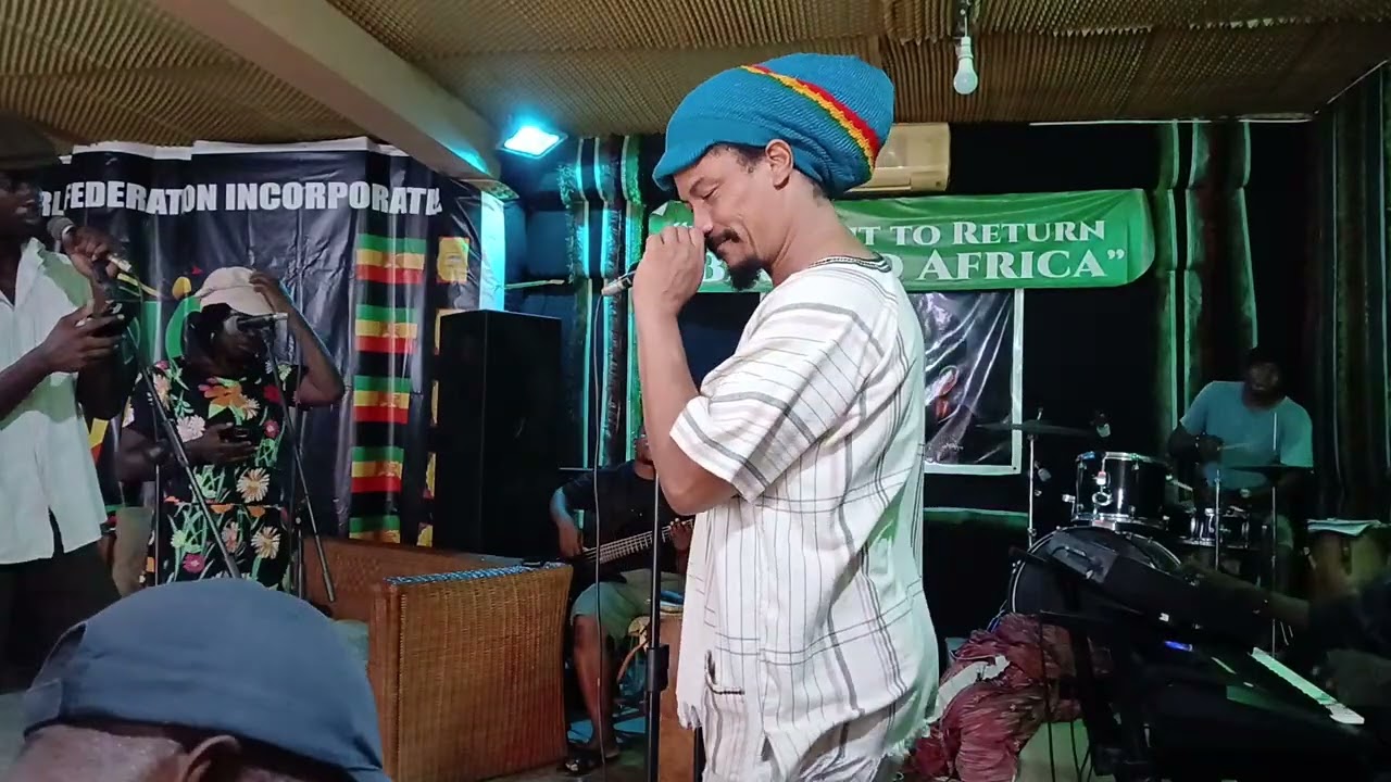Make we touch lips- JaHWi (live rehearsal TOB)