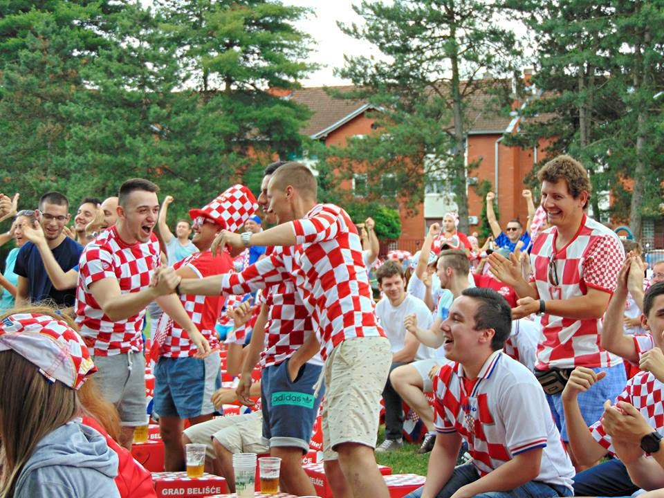 VATRENI BECARAC CESKA 2016