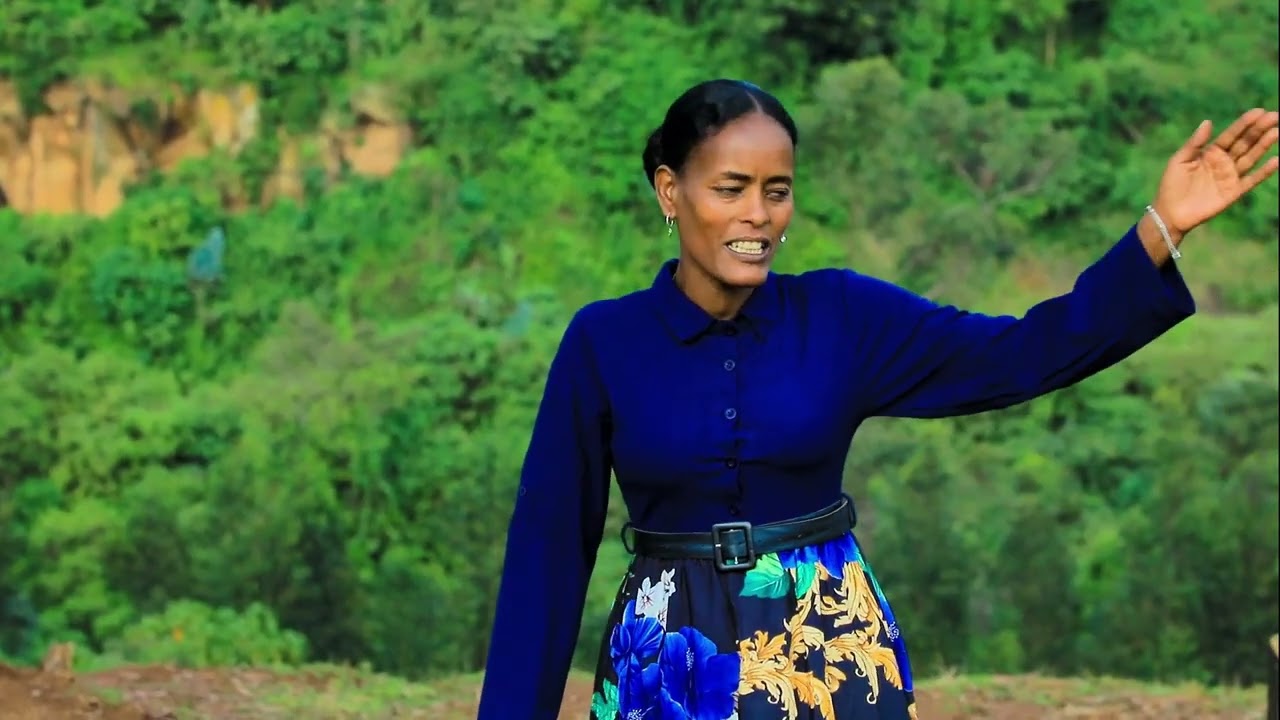 ዘማርት አልማዝ መለሠ አድስ ለድይሳ መዝሙር አት ዋአ ሞዮኔ የምል መልክት ዬየዛ ነው ሰምተችው  ተበረኩ ሰክስክርያብ ሼር በመደረግ