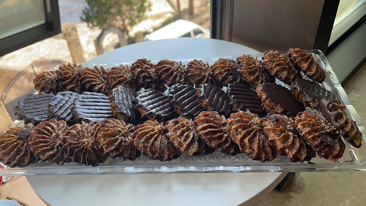 ARTAN KEK KIRINTILARI İLE NEFİS FLORANTİN KURABİYE