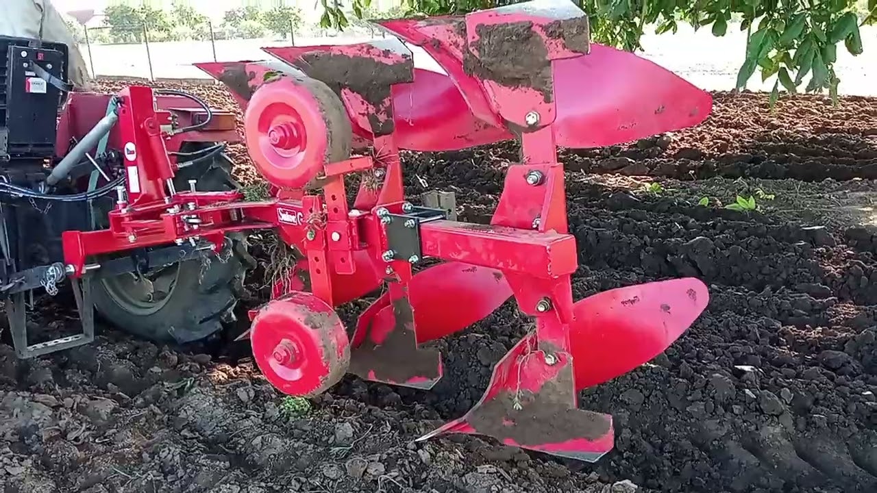 Orba malotraktoru Zetor 3011 a pluhu SUKOV Gard 25 2+1