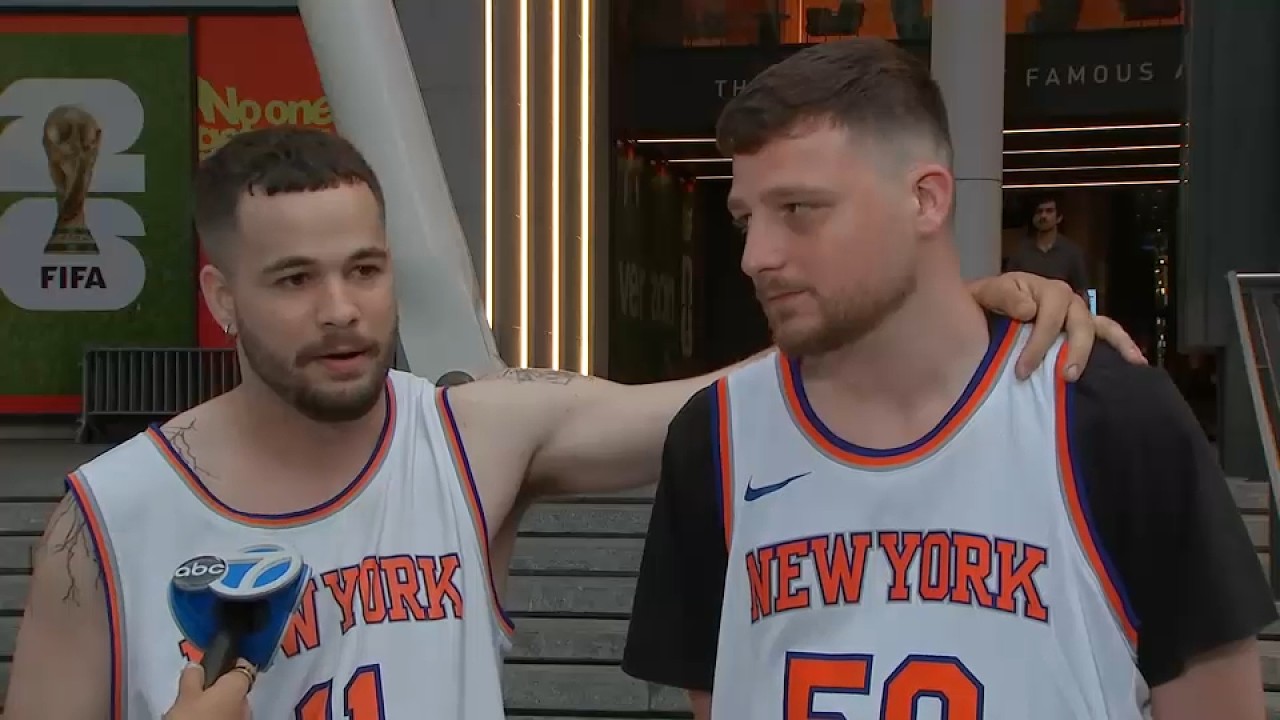 Нью-Йорк празднует первый за 53 года чемпионский титул Knicks