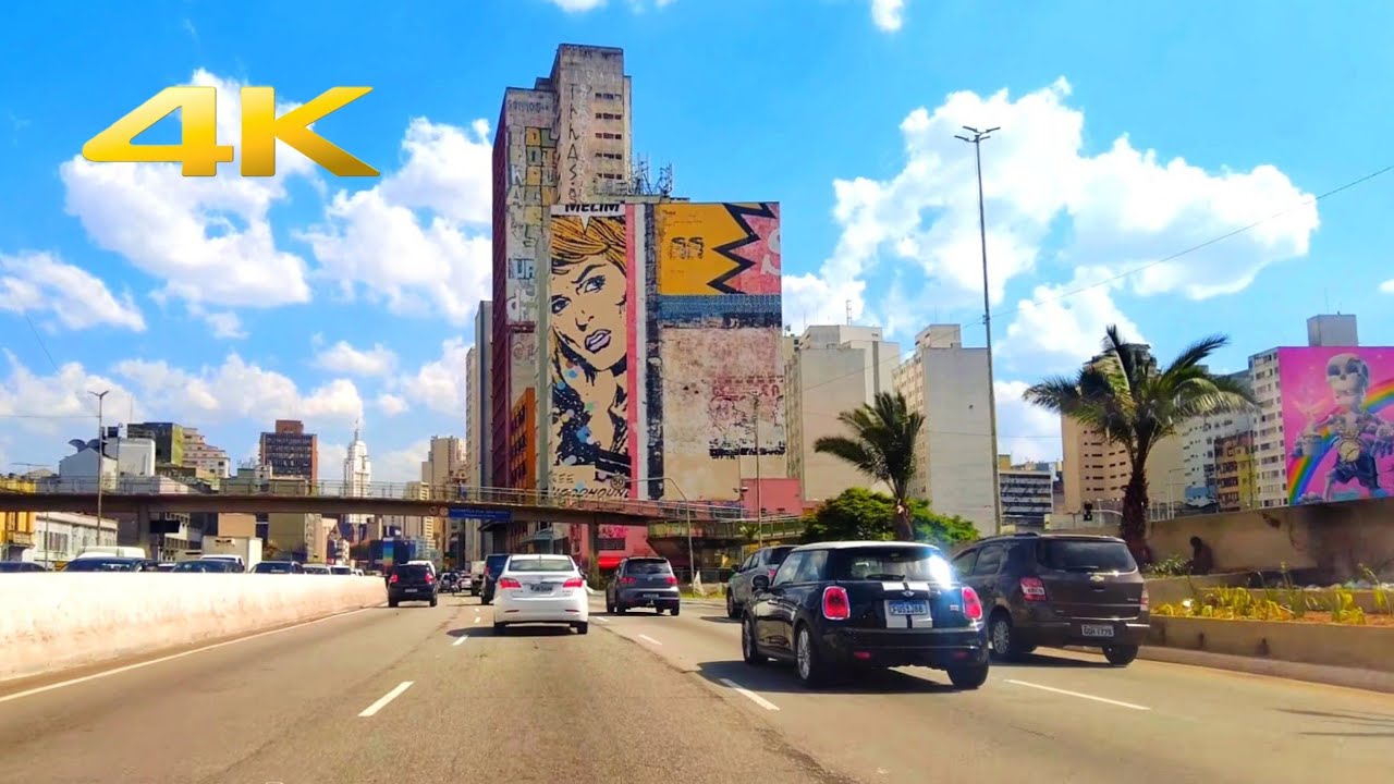 Dirigindo pelo Centro Histórico de São Paulo
