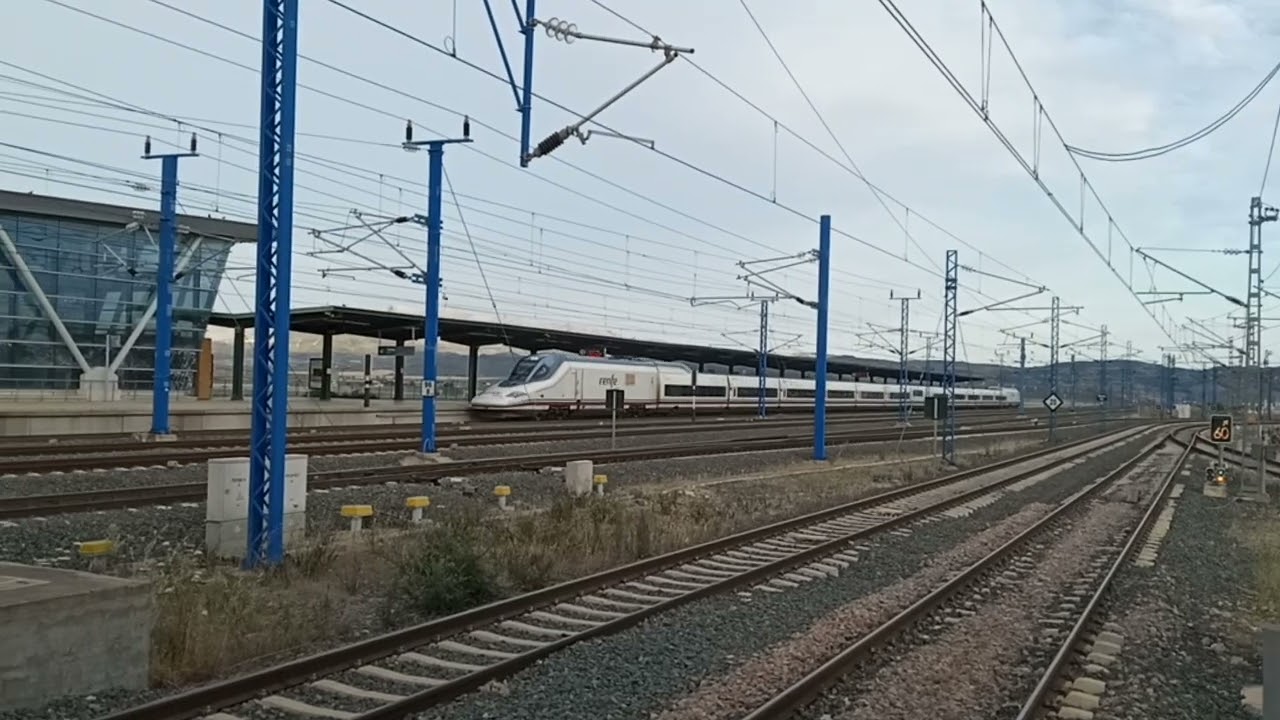Renfe AVE pasando a 300km/h por Antequera Santa Ana