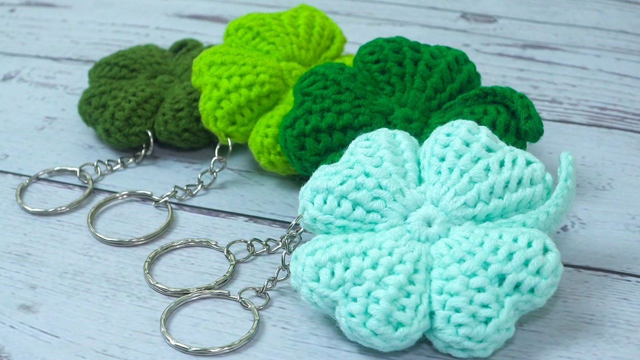 Easy leaf crochet keychain! crochet four leaf clover keychain! crochet for beginners
