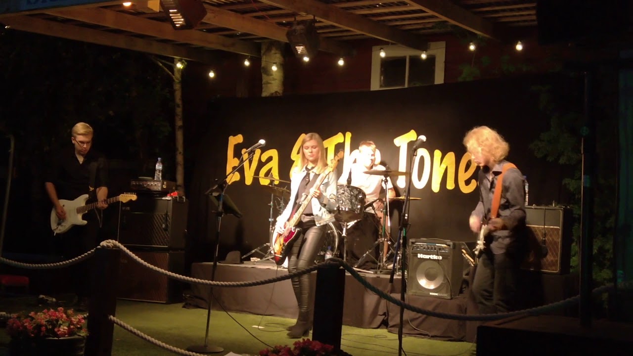 Eva & The Tones On Kesäyö