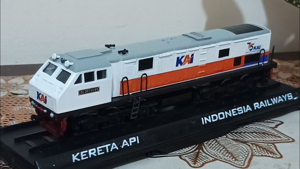 FOR SALE!!! REVIEW MINIATUR KERETA API INDONESIA LOKOMOTIF CC203 NEW!!! TERKENCANG DIJAMANNYA!!!