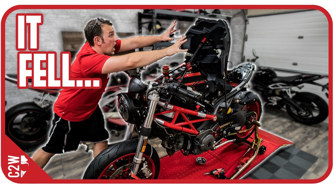I should have secured that better... [Wrecked Bike Rebuild - Ep. 12 - Ducati Monster 1100]