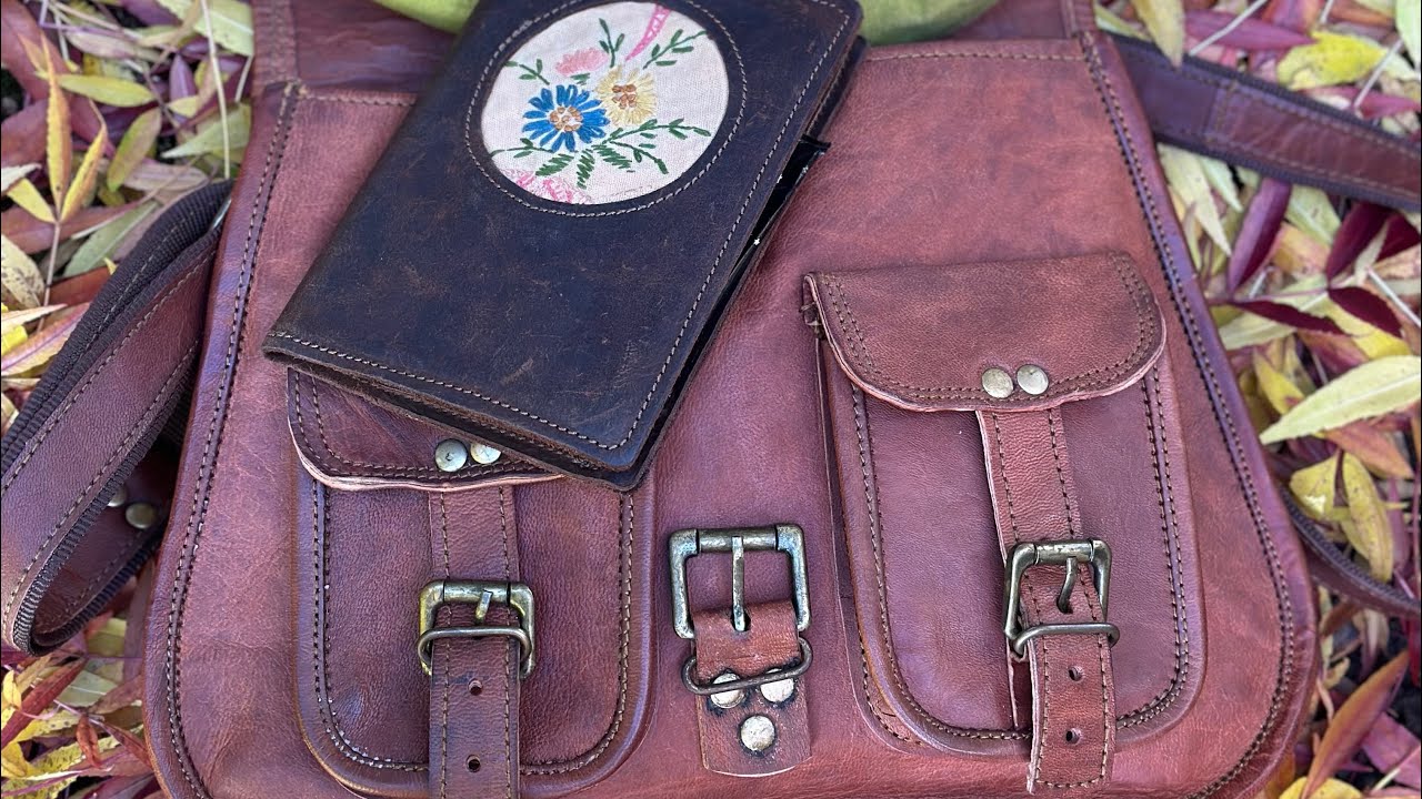 What’s in my November bag (Messenger bag)🍂🍁