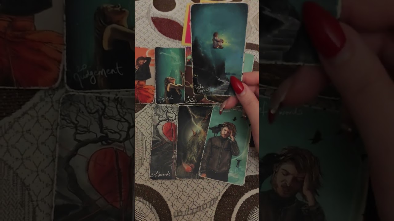Pick a card ΓΕΝΙΚΟ ❤️ Τι σκέψεις κάνει τα βράδια για σένα - πώς νιώθει όταν σε σκέφτεται; 💌