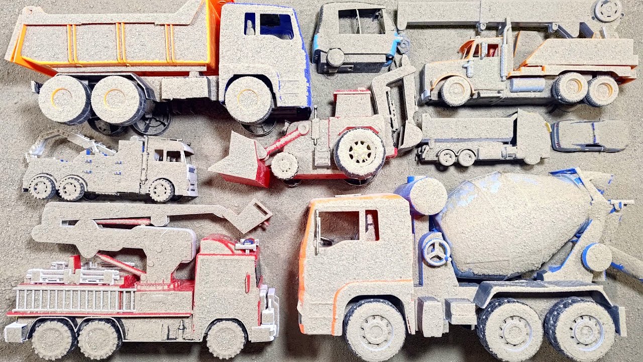 Temukan Mobil Mainan Terkubur dan Membersihkan Truk Molen Besar Dumptruk Besar Truk Pemadam Besar