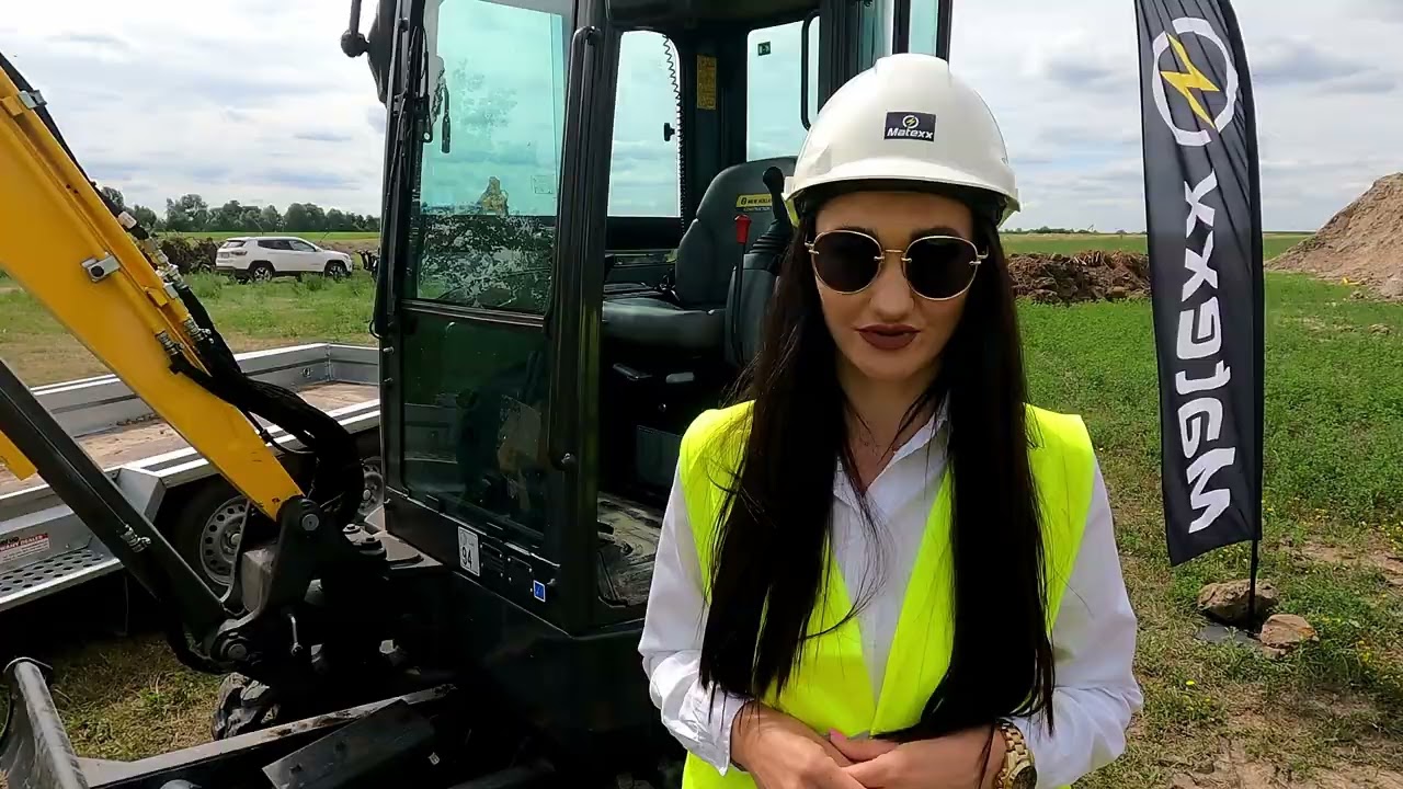 Z wizytą u klienta &ndash; minikoparka New Holland E26C