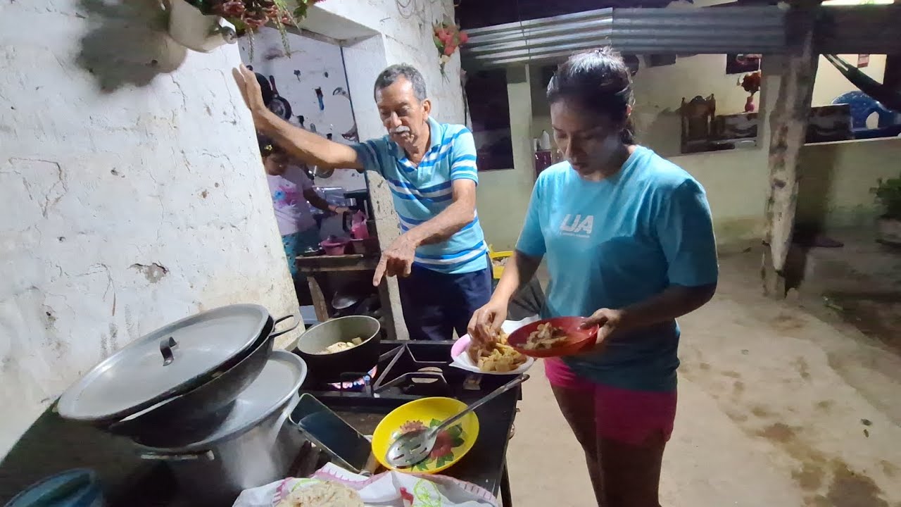 LIAM YA DEFIENDE A SU MAMÁ 😅😅 LA CENA YA ESTA LISTA 😋😋
