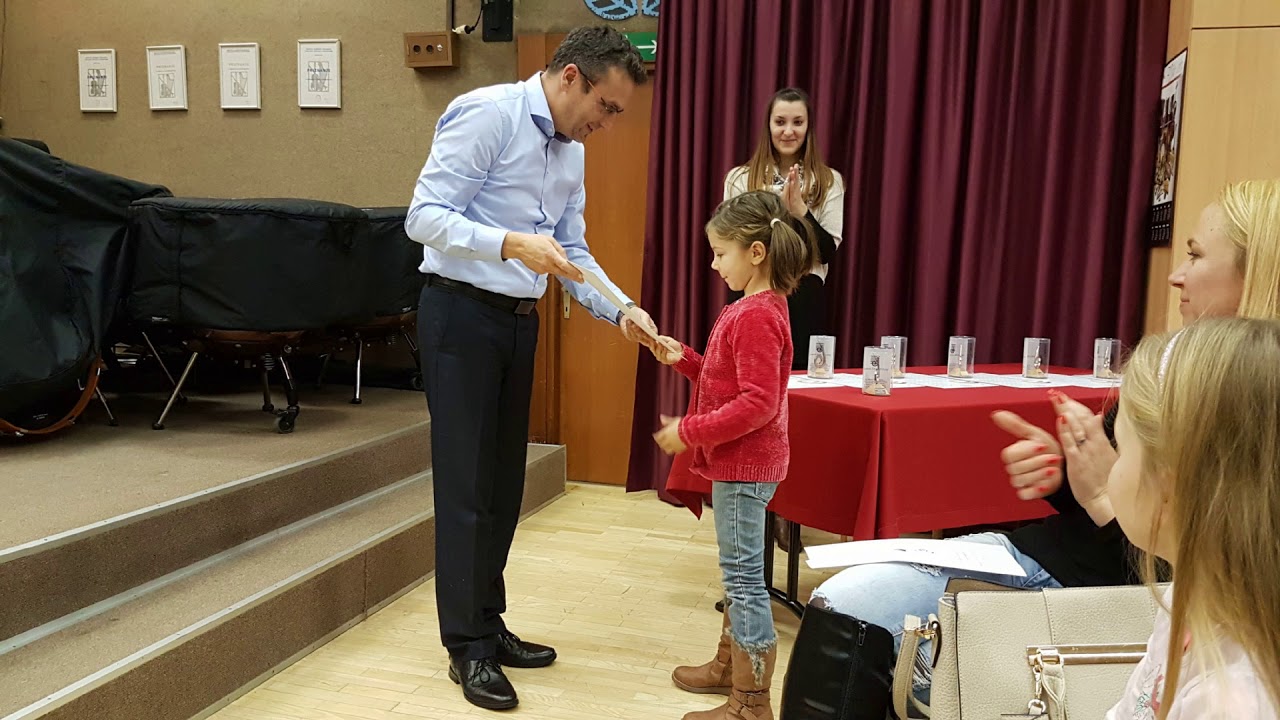Javni nastop s podelitvijo šolskih priznanj