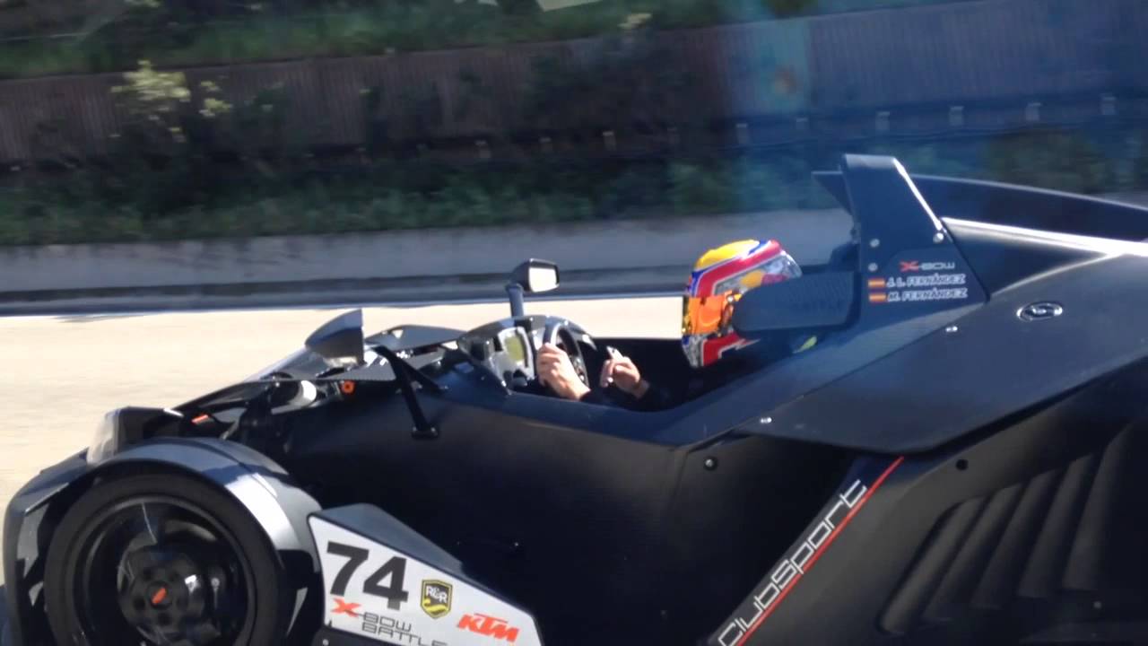 Fernando Alonso en Batman Tramontana Madrid en la calle Spain Espa&ntilde;a 2014 f&oacute;rmula