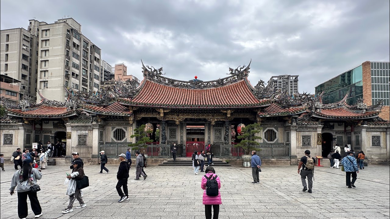 🇹🇼 Longshan Temple: The Heart of Monga 艋舺：香火之城