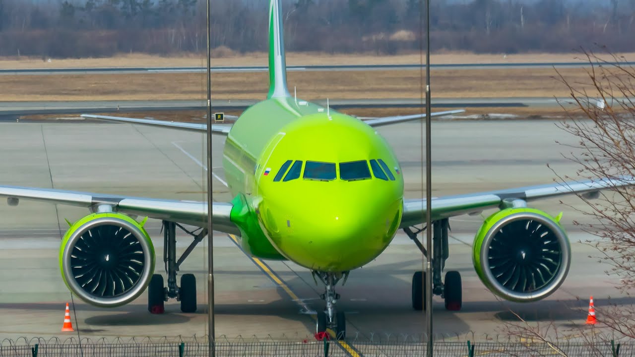GreatFlyer. Две посадки и два взлета самолетов в аэропорту Владивостока