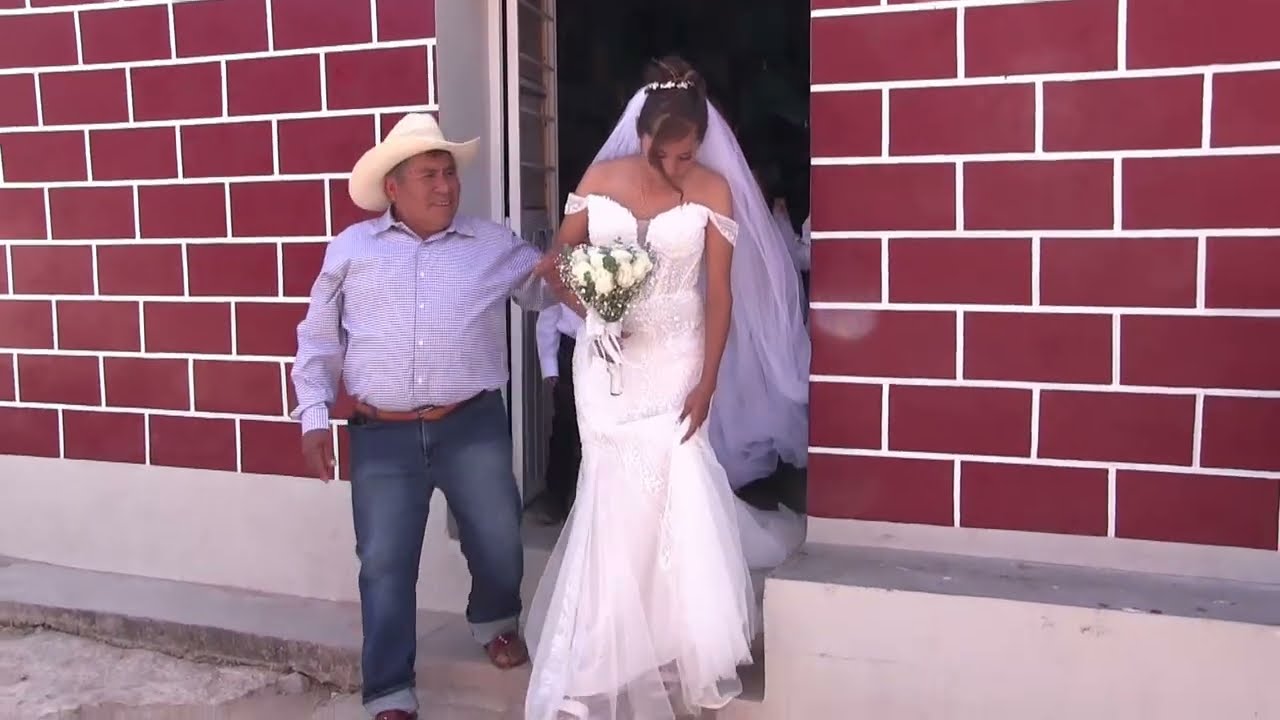 IDANIA ITZEL HERNANDEZ JIMENEZ Y LUIS DANIEL TAPIA CHAVEZ nuestra boda (1ra. parte)