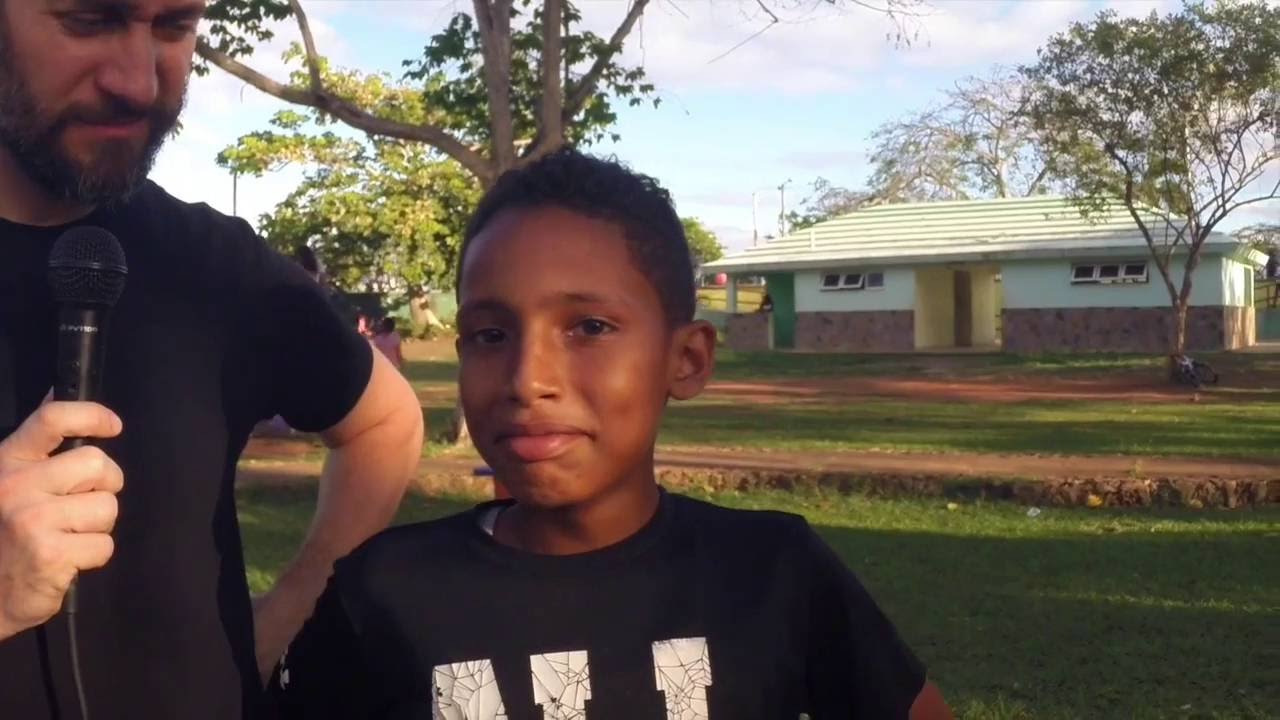 Les Presento a Jeffrey, Carlos Sánchez 6 de 8