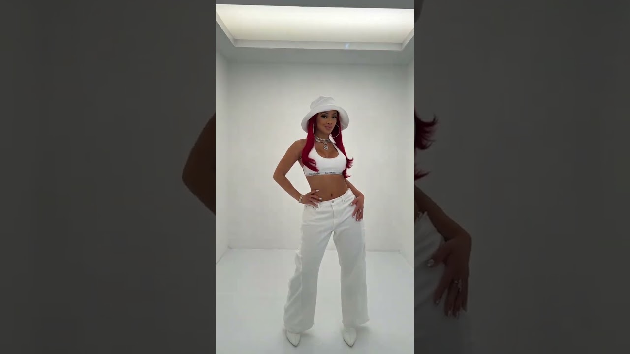 : A live "Icy Season" vai começar às  e será 