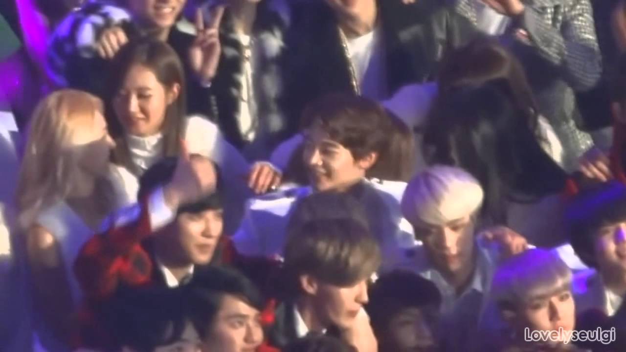SHINee Minho SNSD Yuri (MinYul) - SEOUL MUSIC AWARDS