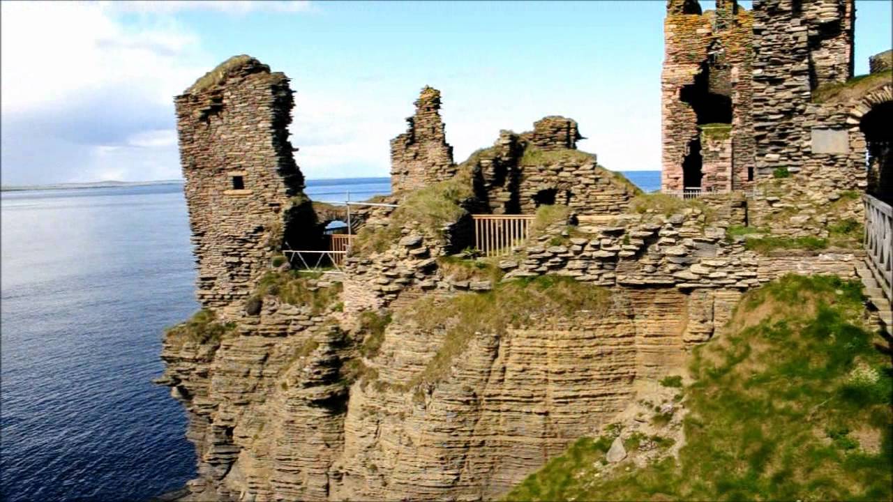 Sinclair Girnigoe Castle - Moira Kerr sings 'Thyme'