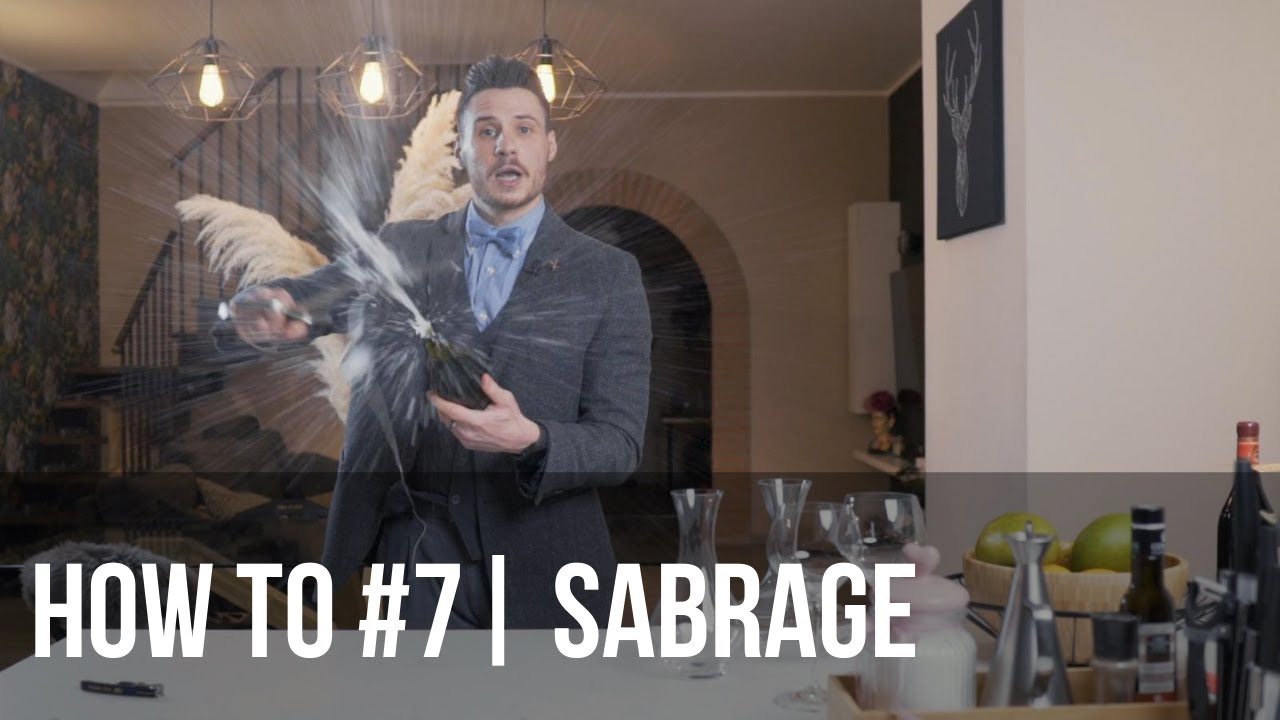Come SCIABOLARE una bottiglia di vino (in sicurezza)! Tutto quello che devi sapere sul SABRAGE