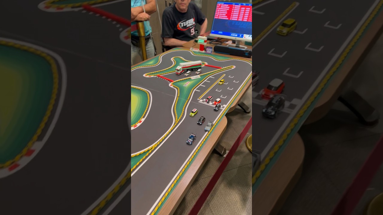 A darle a los turbo racing #radiocontrol #carros #turboracing