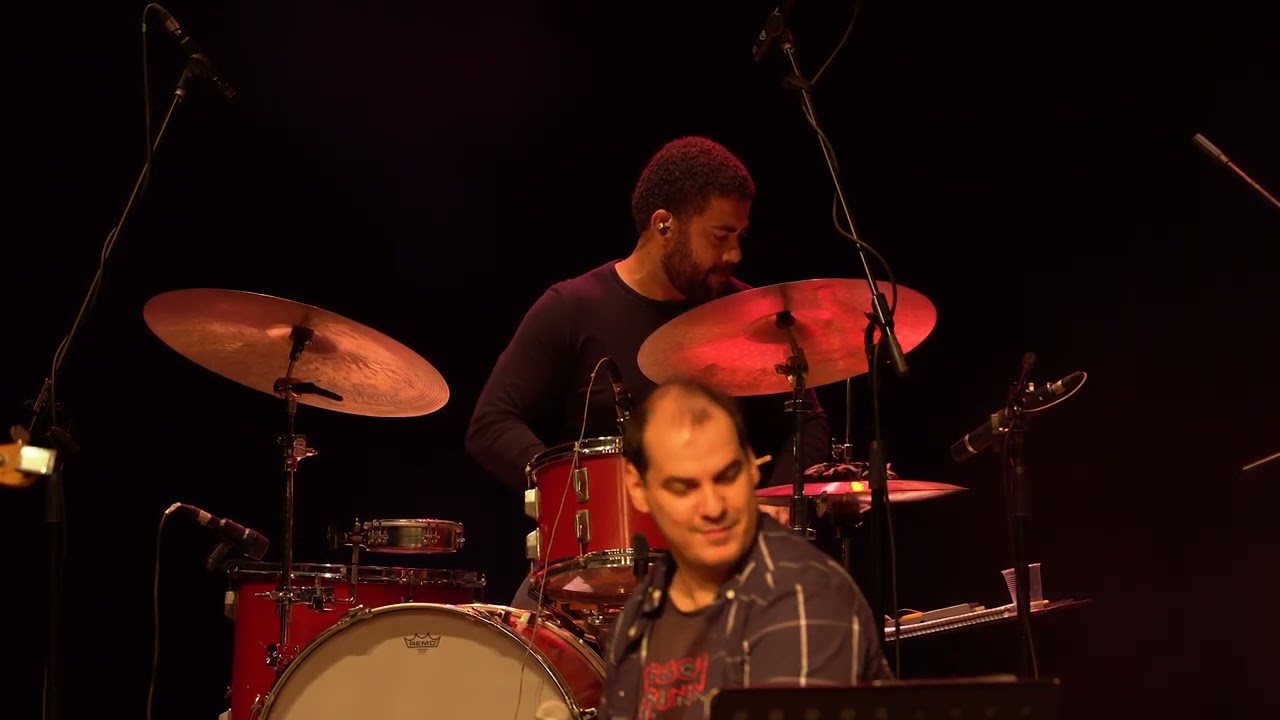 Show Léo caccia bava e banda, Gravado em 18 de abril 2025