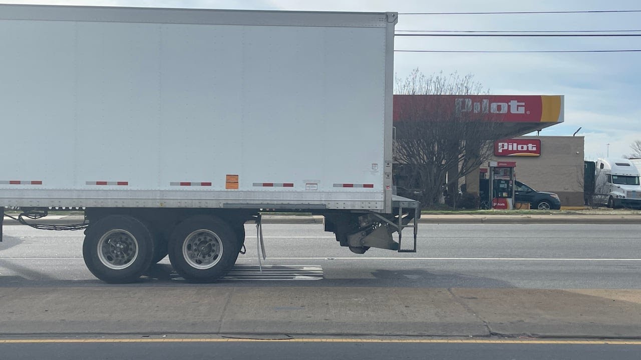 Водители грузовиков в Северной Каролине ощущают последствия резкого роста цен на дизельное топлив...